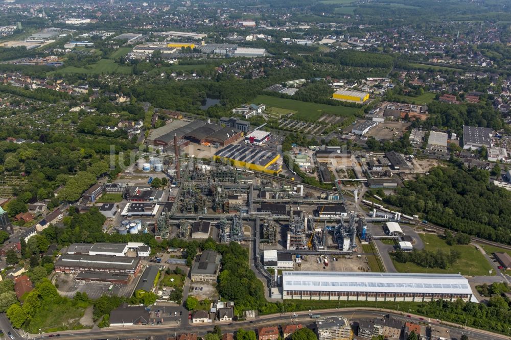 Luftbild Herne - Raffenerie- Anlagen der chemischen Industriestandorte der Gea PT Holding GmbH und der SL Hydraulik GmbH im Stadtteil Wanne-Eickel in Herne in Nordrhein-Westfalen