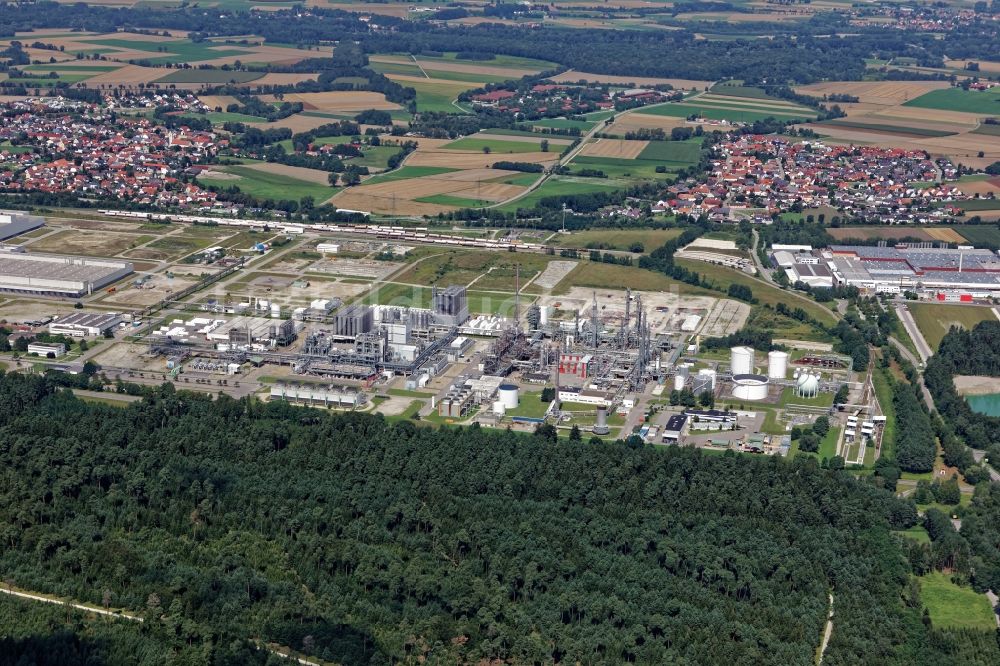 Münchsmünster von oben - Raffinerie- Anlagen und Leitungssysteme im Industriepark Münchsmünster bei Pfaffenhofen im Bundesland Bayern