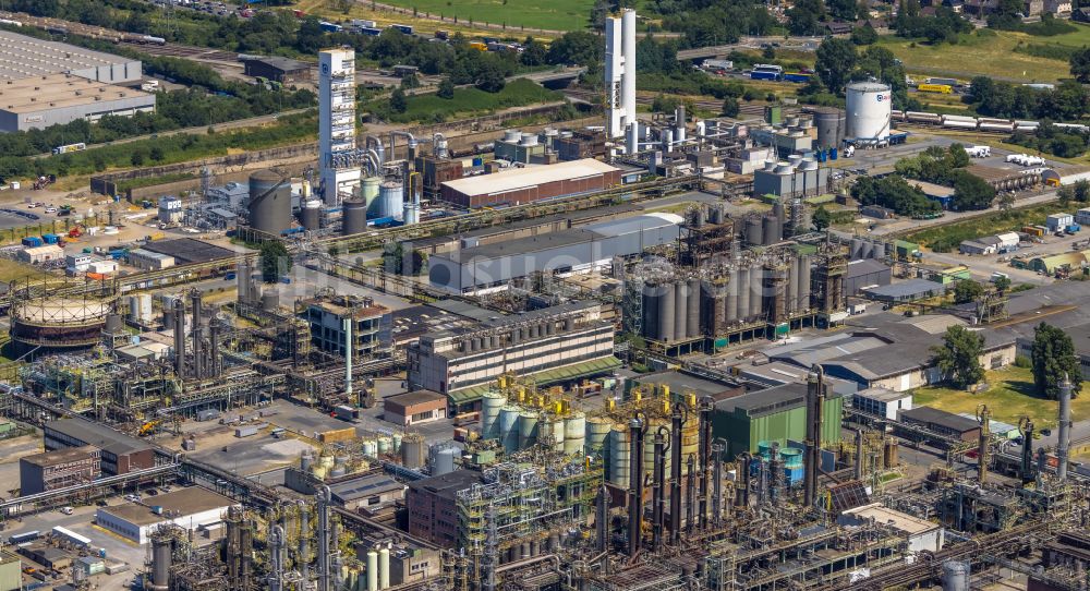 Luftbild Oberhausen - Raffinerie- Werksgelände des Chemieproduzenten OXEA Werk Ruhrchemie in Oberhausen im Bundesland Nordrhein-Westfalen, Deutschland