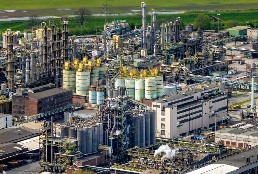 Luftbild Oberhausen - Raffinerie- Werksgelände des Chemieproduzenten OXEA Werk Ruhrchemie in Oberhausen im Bundesland Nordrhein-Westfalen, Deutschland
