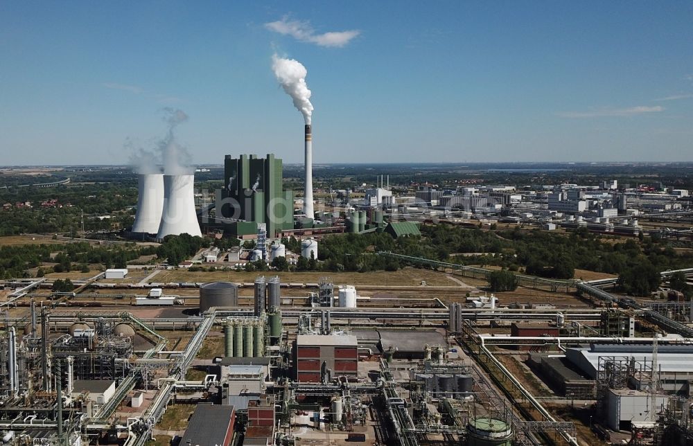 Luftbild Schkopau - Raffinerie- Werksgelände des Chemieproduzenten Vinnolit GmbH & Co. KG in Schkopau im Bundesland Sachsen-Anhalt, Deutschland