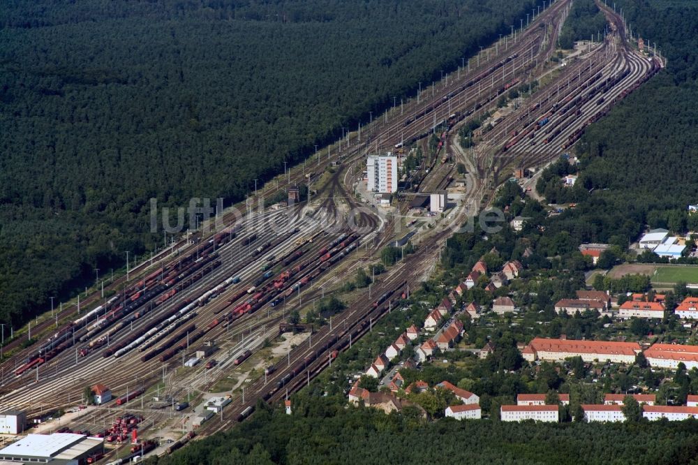 Luftaufnahme Wustermark - Rail & Logistik Center am Rangierbahnhof der Deutschen Bahn in Wustermark im Bundesland Brandenburg