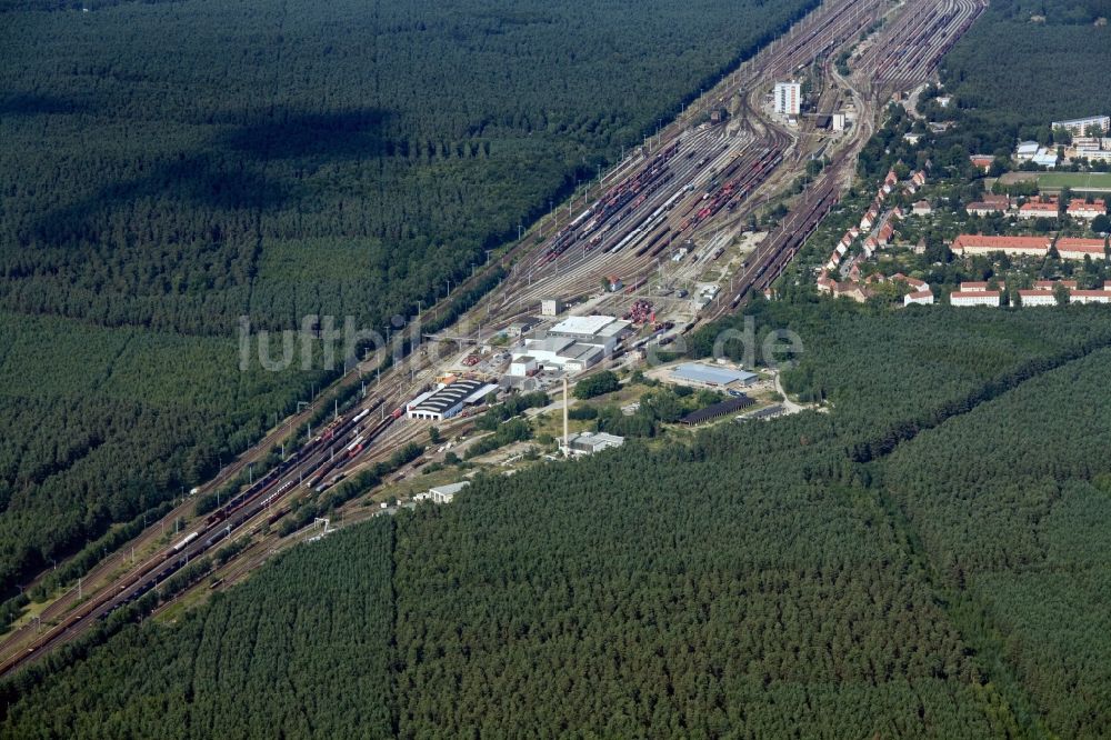 Wustermark aus der Vogelperspektive: Rail & Logistik Center am Rangierbahnhof der Deutschen Bahn in Wustermark im Bundesland Brandenburg