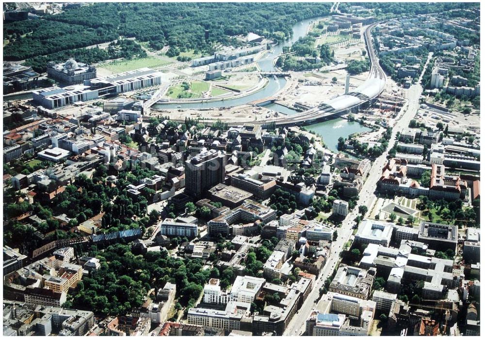 Berlin - Mitte aus der Vogelperspektive: RAMADA Hotel Berlin-Mitte