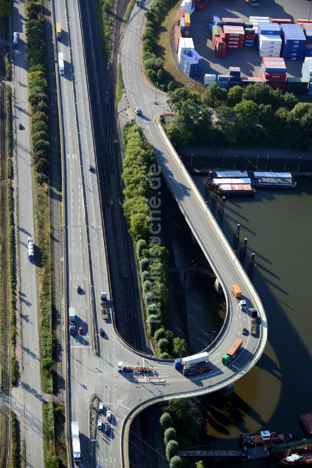 Luftaufnahme Hamburg - Rampen-Brücke Breslauer Rampe in Hamburg-Mitte / Steinwerder