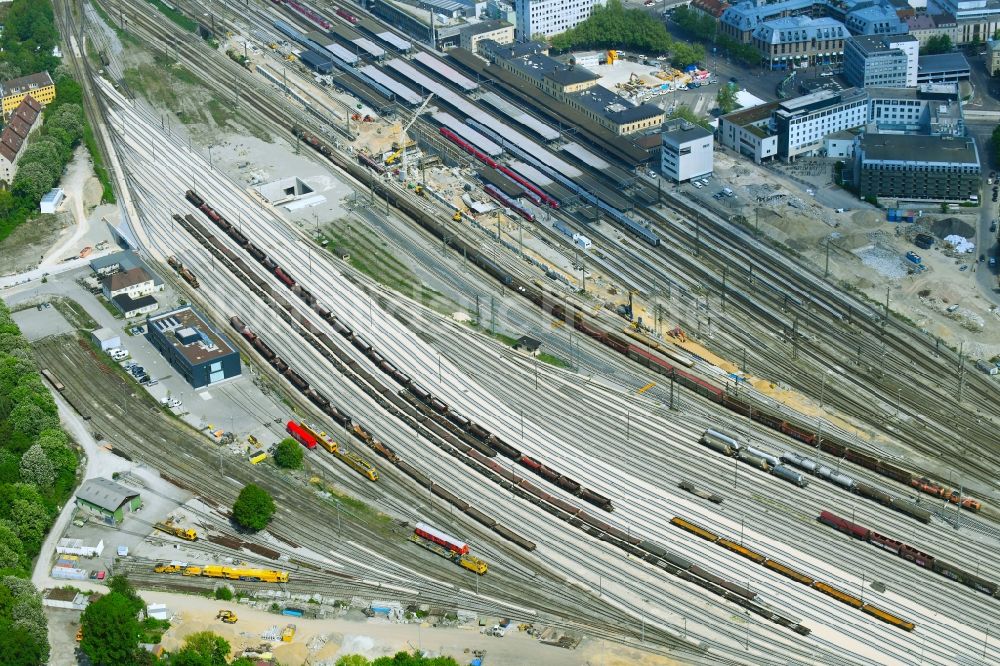 Augsburg aus der Vogelperspektive: Rangierbahnhof und Güterbahnhof der Deutschen Bahn in Augsburg im Bundesland Bayern, Deutschland