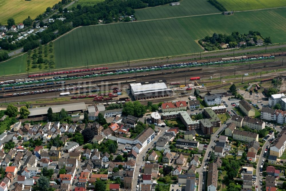 Bischofsheim aus der Vogelperspektive: Rangierbahnhof und Güterbahnhof der Deutschen Bahn in Bischofsheim im Bundesland Hessen, Deutschland