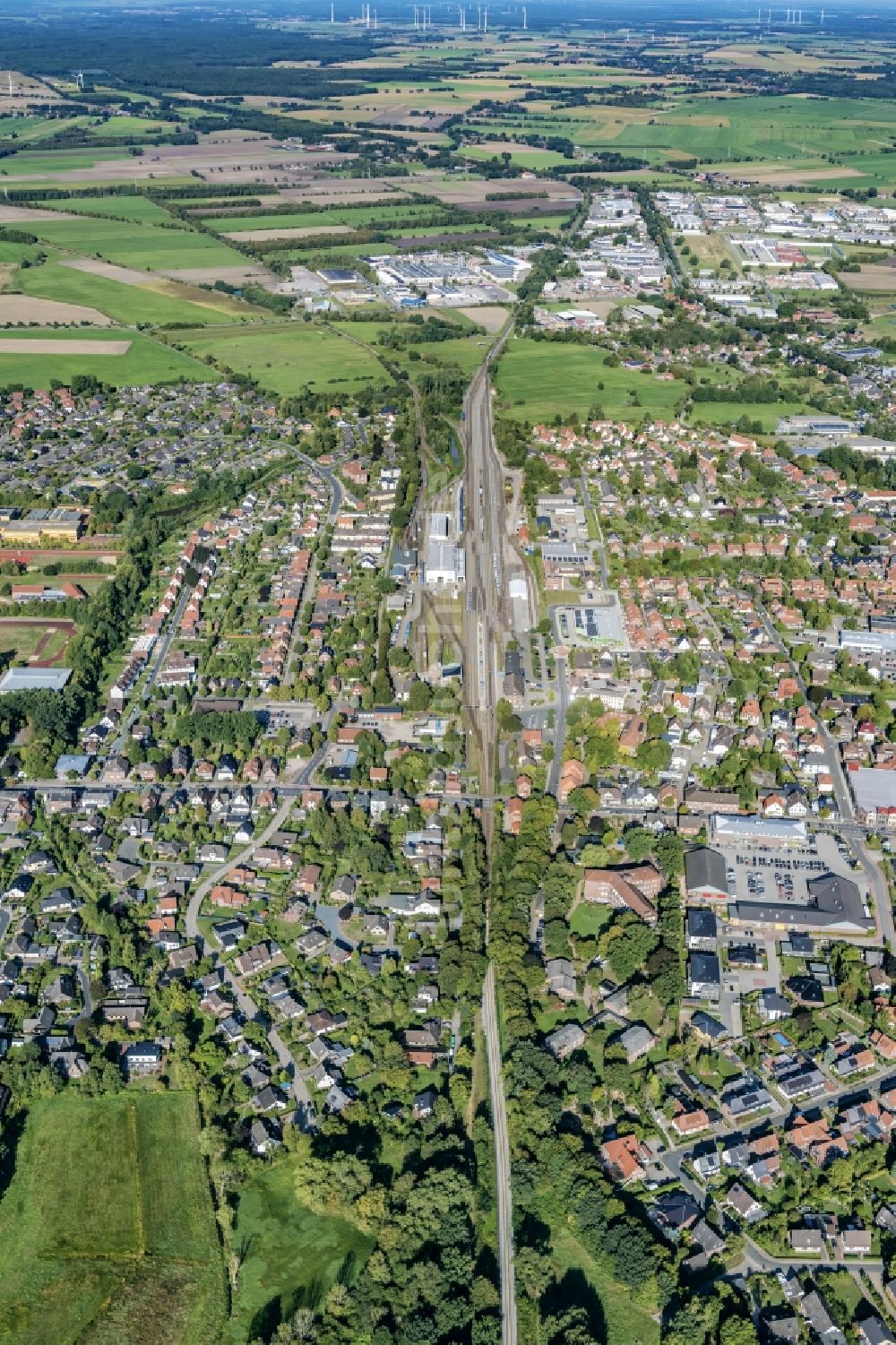 Bremervörde von oben - Rangierbahnhof und Güterbahnhof der Deutschen Bahn in Bremervörde im Bundesland Niedersachsen, Deutschland