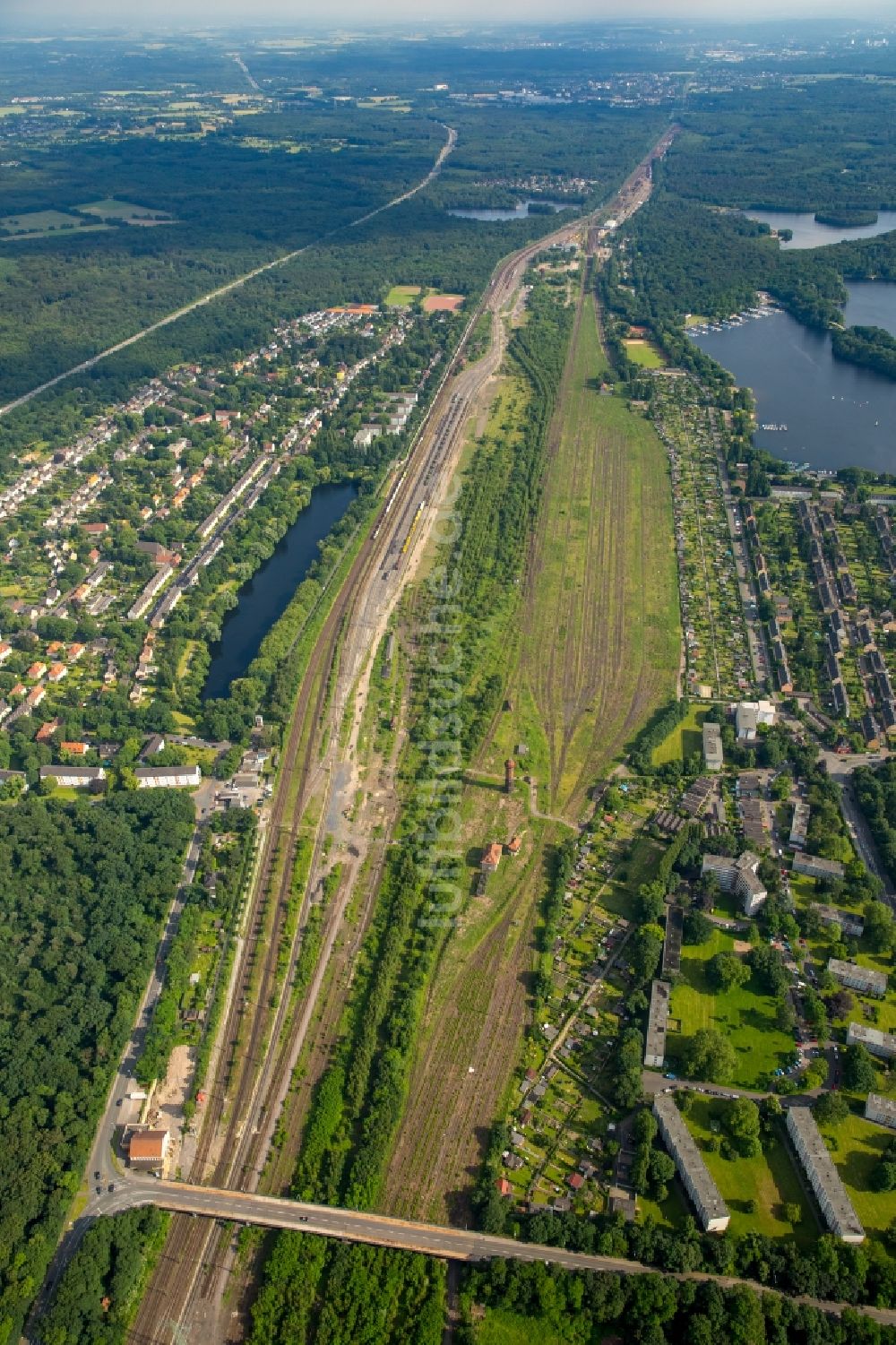 Luftbild Duisburg - Rangierbahnhof und Güterbahnhof der Deutschen Bahn in Duisburg im Bundesland Nordrhein-Westfalen