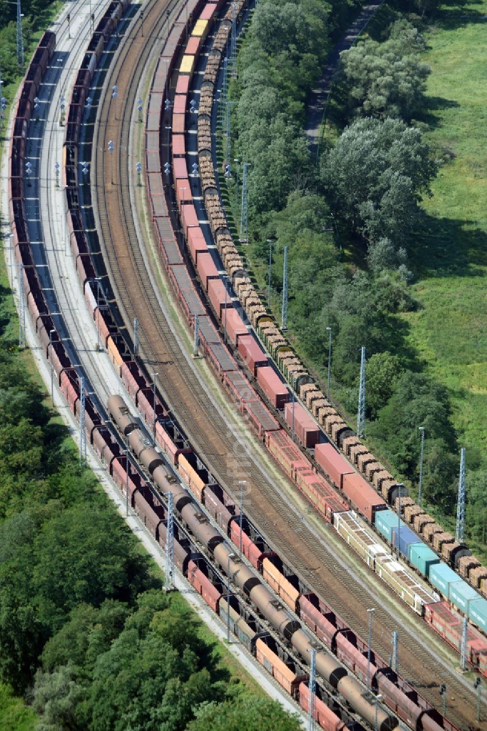 Frankfurt (Oder) aus der Vogelperspektive: Rangierbahnhof und Güterbahnhof der Deutschen Bahn in Frankfurt (Oder) im Bundesland Brandenburg