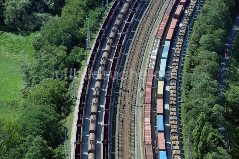 Luftaufnahme Frankfurt (Oder) - Rangierbahnhof und Güterbahnhof der Deutschen Bahn in Frankfurt (Oder) im Bundesland Brandenburg