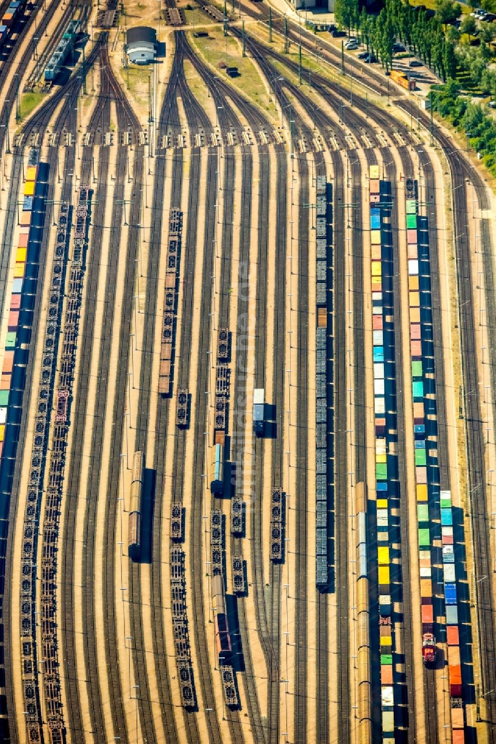 Hamburg von oben - Rangierbahnhof und Güterbahnhof der Deutschen Bahn in Hamburg