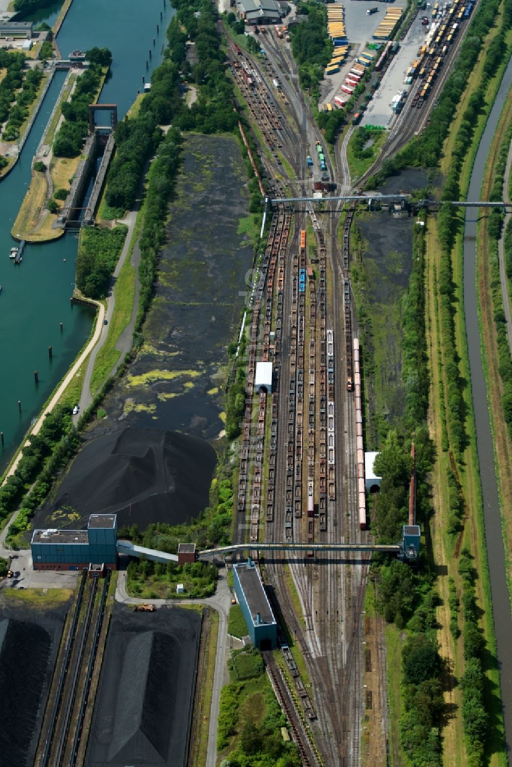 Luftbild Herne - Rangierbahnhof und Güterbahnhof der Deutschen Bahn in Herne im Bundesland Nordrhein-Westfalen, Deutschland