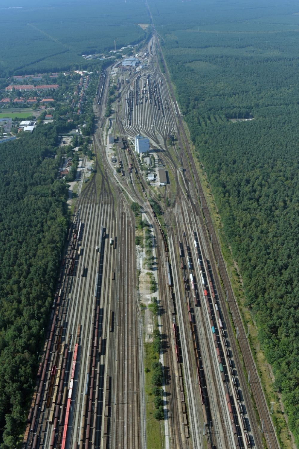 Luftbild Neuseddin - Rangierbahnhof und Güterbahnhof der Deutschen Bahn in Neuseddin im Bundesland Brandenburg