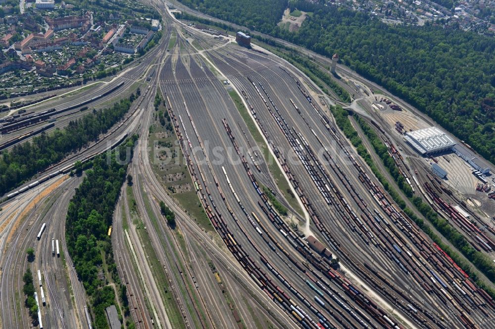 Nürnberg aus der Vogelperspektive: Rangierbahnhof und Güterbahnhof der Deutschen Bahn in Nürnberg im Bundesland Bayern