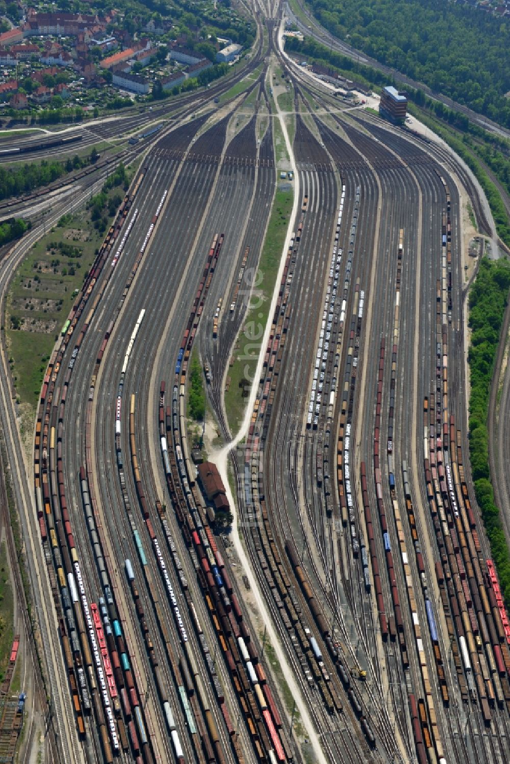 Luftaufnahme Nürnberg - Rangierbahnhof und Güterbahnhof der Deutschen Bahn in Nürnberg im Bundesland Bayern