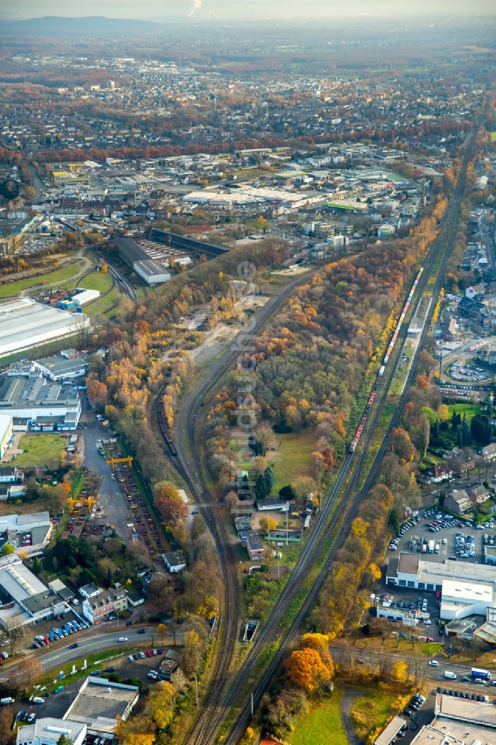 Dinslaken aus der Vogelperspektive: Rangierbahnhof und Güterbahnhof der Deutschen Bahn im Ortsteil Eppinghoven in Dinslaken im Bundesland Nordrhein-Westfalen