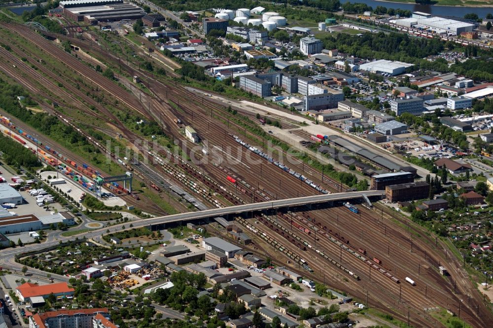 Dresden von oben - Rangierbahnhof und Güterbahnhof der Deutschen Bahn im Ortsteil Friedrichstadt in Dresden im Bundesland Sachsen, Deutschland