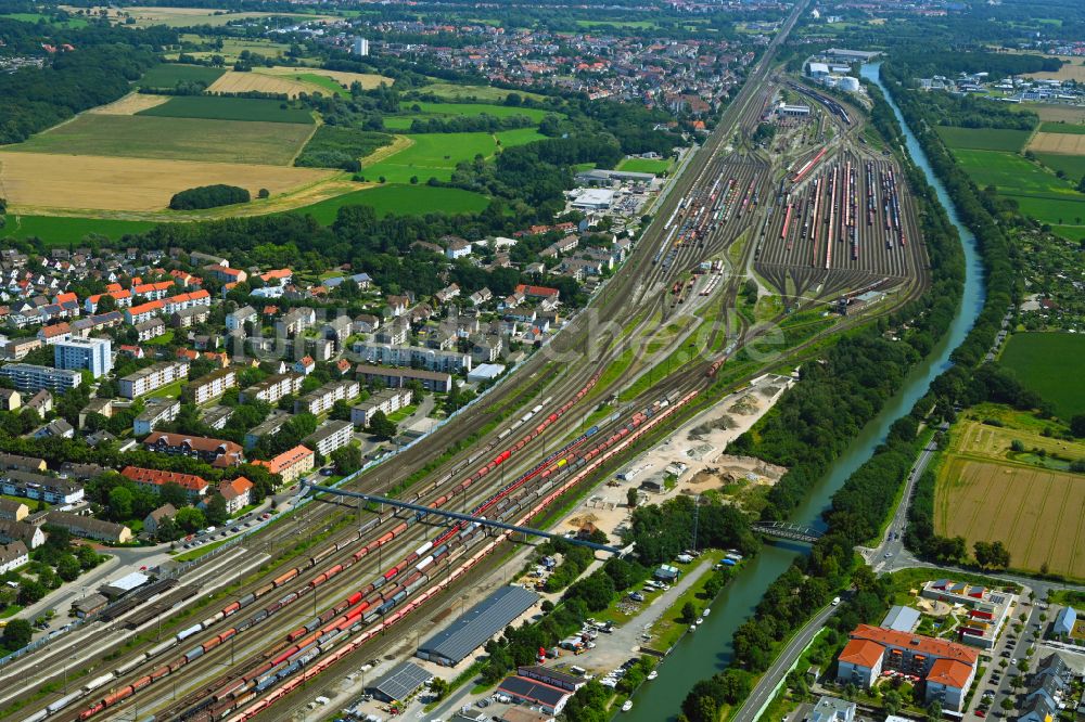 Seelze aus der Vogelperspektive: Rangierbahnhof und Güterbahnhof der Deutschen Bahn im Ortsteil Harenberg in Seelze im Bundesland Niedersachsen, Deutschland