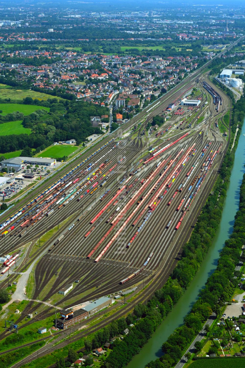 Seelze von oben - Rangierbahnhof und Güterbahnhof der Deutschen Bahn im Ortsteil Harenberg in Seelze im Bundesland Niedersachsen, Deutschland