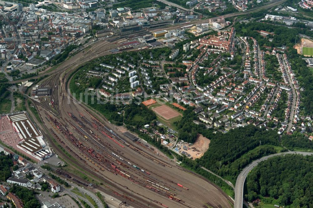 Luftaufnahme Saarbrücken - Rangierbahnhof und Güterbahnhof der Deutschen Bahn in Saarbrücken im Bundesland Saarland, Deutschland