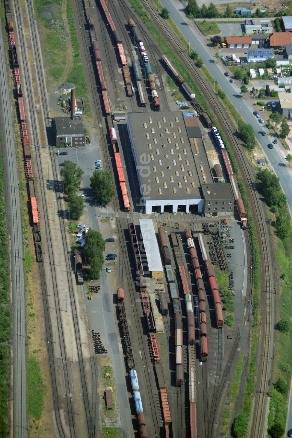 Seelze von oben - Rangierbahnhof und Güterbahnhof der Deutschen Bahn in Seelze im Bundesland Niedersachsen