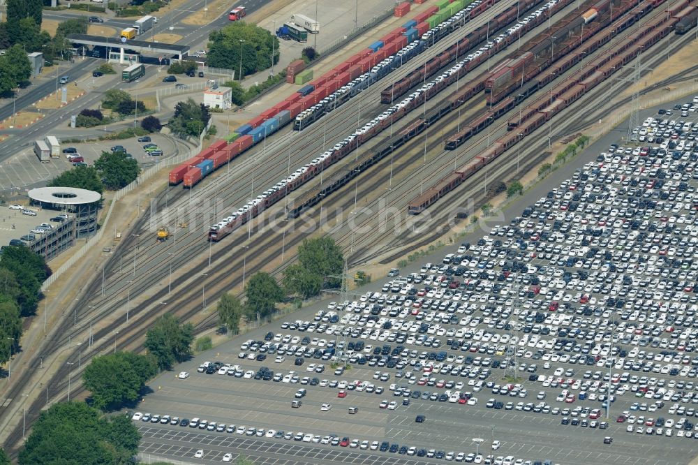 Luftaufnahme Wolfsburg - Rangierbahnhof und Güterbahnhof der Deutschen Bahn in Wolfsburg im Bundesland Niedersachsen