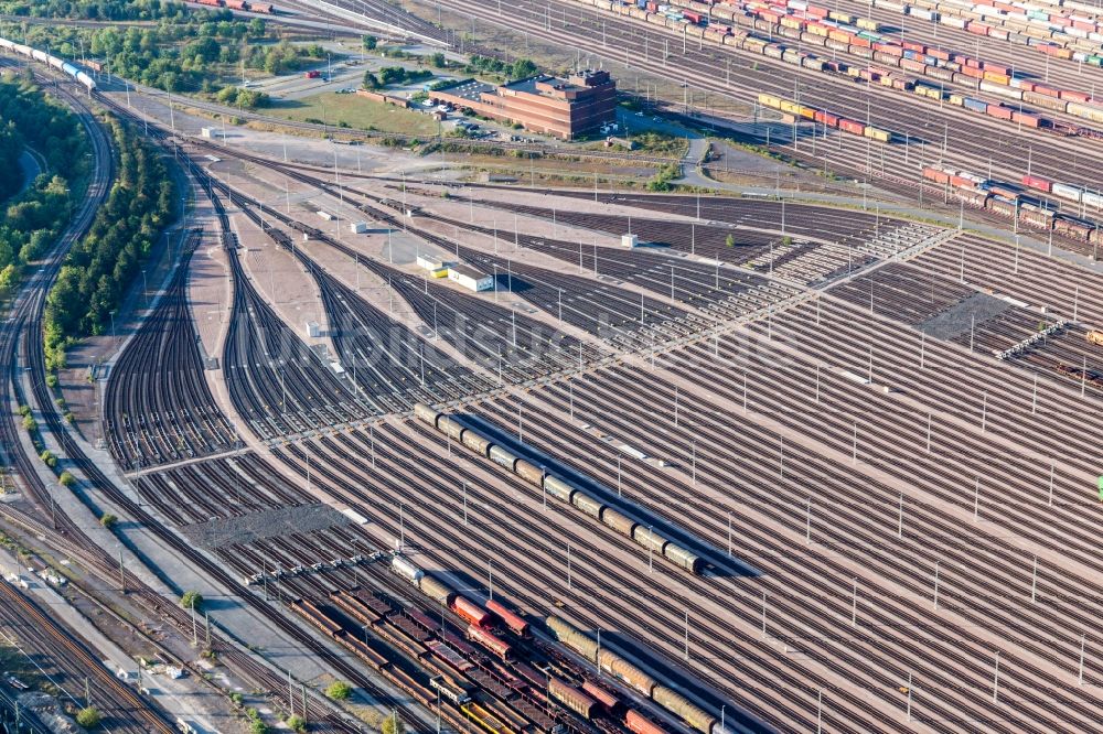 Seevetal aus der Vogelperspektive: Rangierbahnhof und Güterbahnhof Maschen der Deutschen Bahn im Ortsteil Maschen in Seevetal im Bundesland Niedersachsen, Deutschland