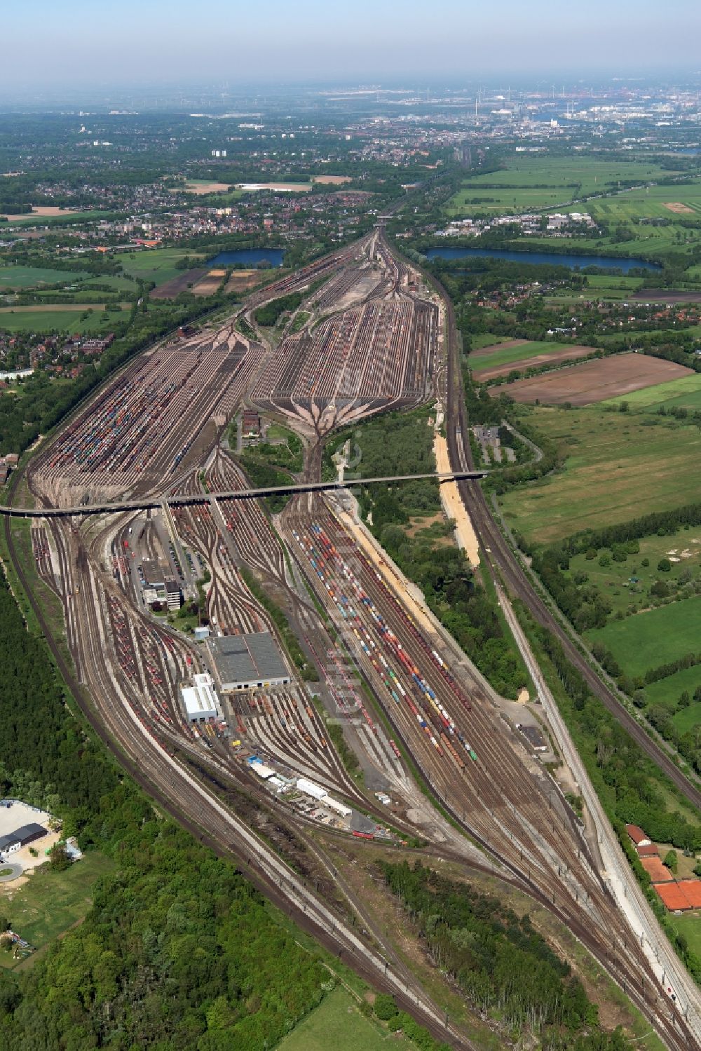 Seevetal von oben - Rangierbahnhof und Güterbahnhof Maschen der Deutschen Bahn im Ortsteil Maschen in Seevetal im Bundesland Niedersachsen, Deutschland