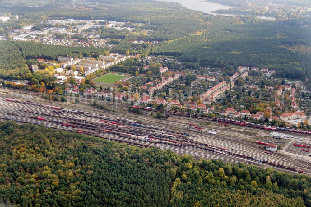 Neuseddin von oben - Rangierbahnhof und Güterbahnhof Seddin der Deutschen Bahn in Neuseddin im Bundesland Brandenburg