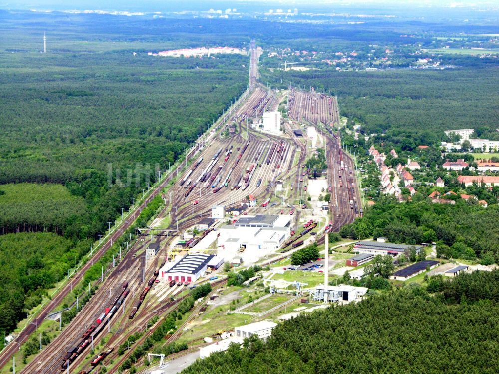 Neuseddin aus der Vogelperspektive: Rangierbahnhof und Güterbahnhof Seddin der Deutschen Bahn in Neuseddin im Bundesland Brandenburg