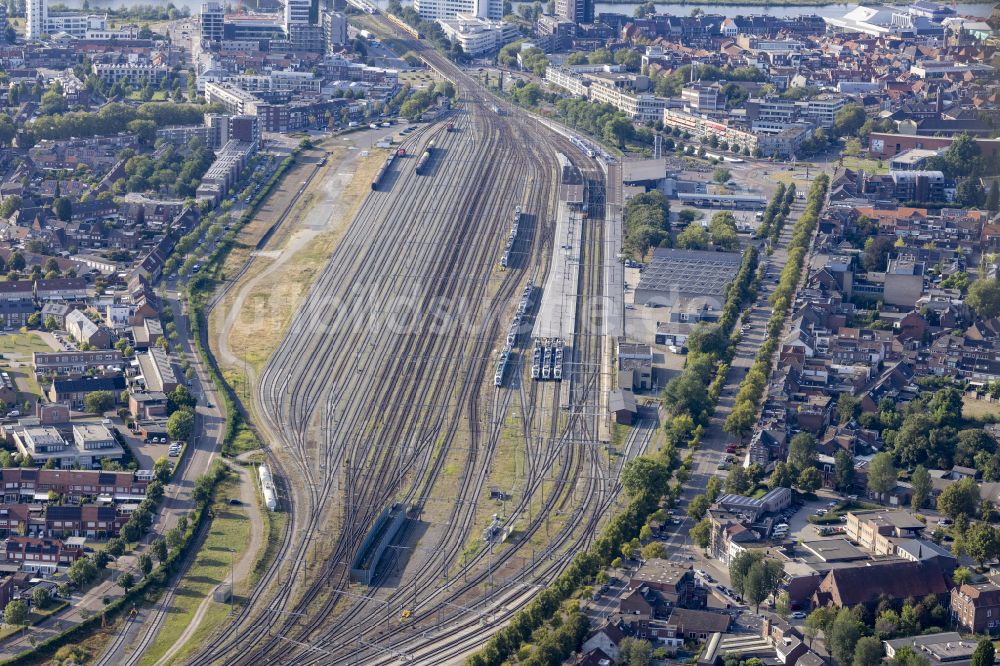 Venlo aus der Vogelperspektive: Rangierbahnhof und Güterbahnhof in Venlo in Limburg, Niederlande