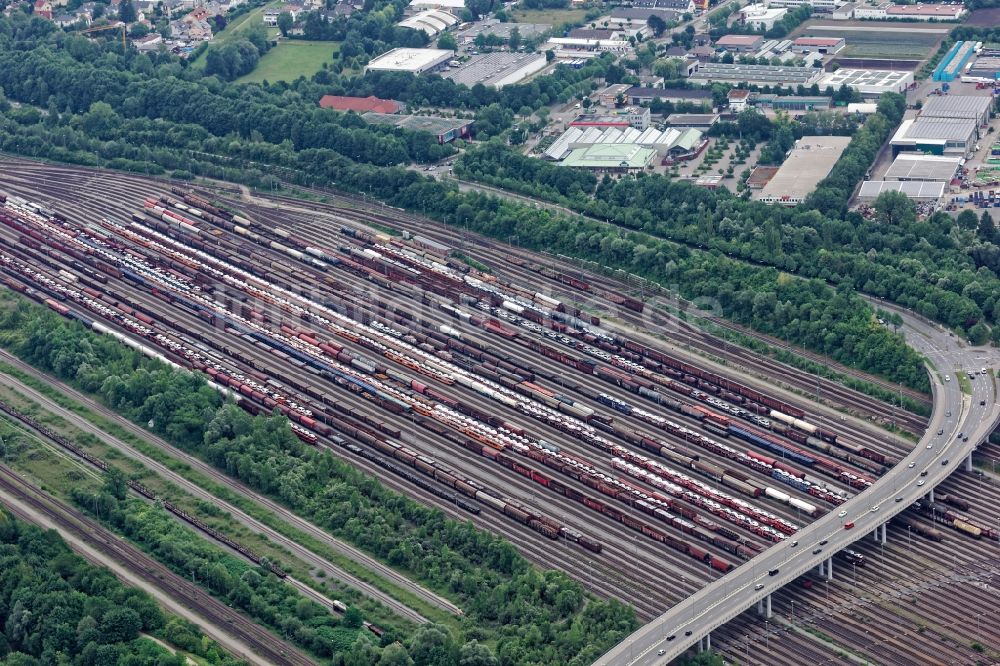 München von oben - Rangierbahnhof Nord der Deutschen Bahn in München Moosach im Bundesland Bayern