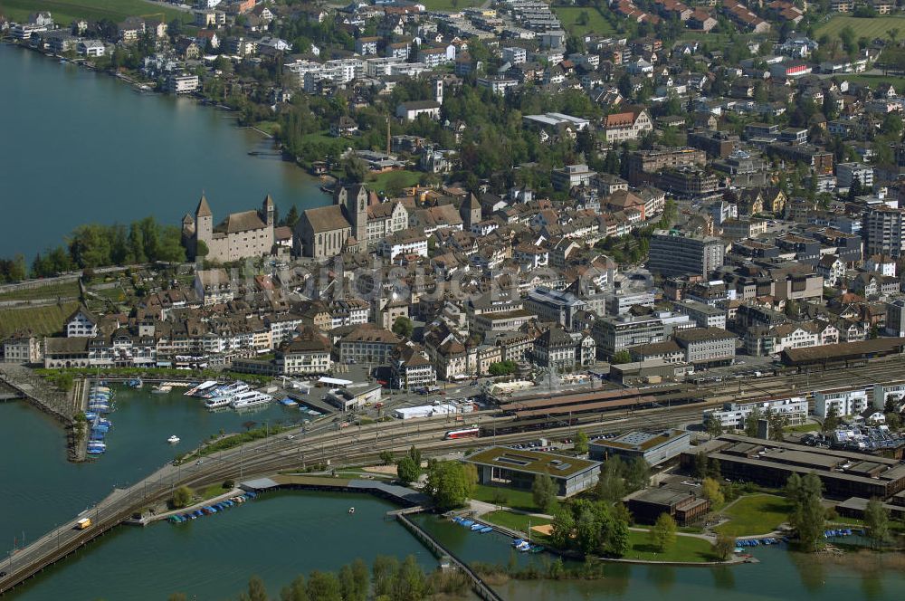 Rapperswil aus der Vogelperspektive: Rapperswil am Zürichsee und Obersee in der Schweiz