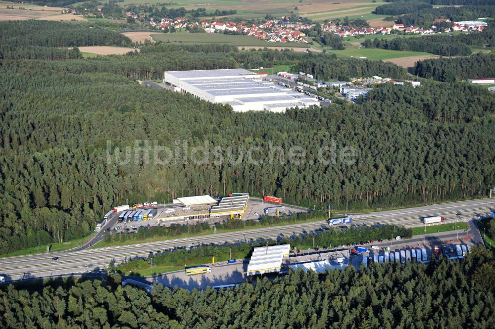 Luftaufnahme - Rasthof Hermsdorfer Kreuz an der A4 / A9 in Thüringen