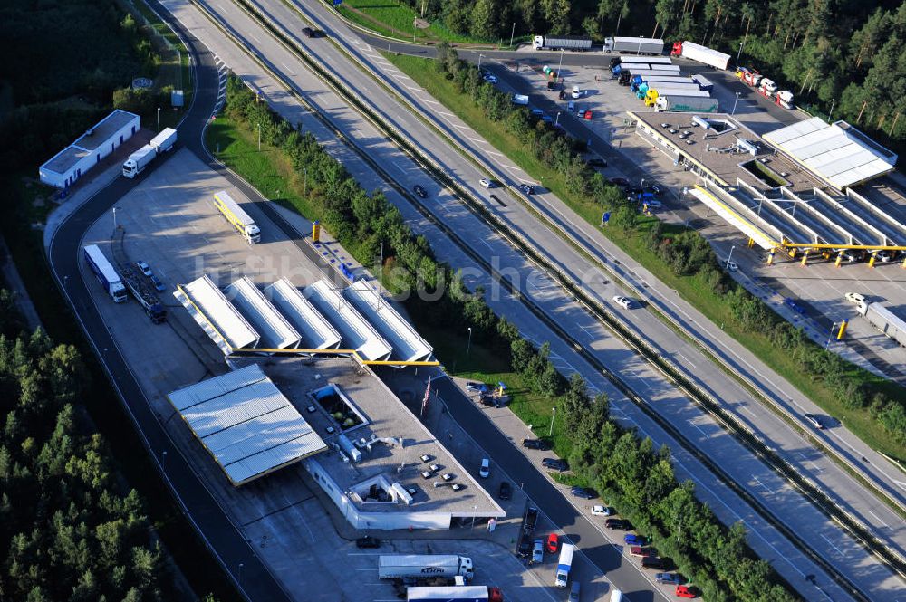  aus der Vogelperspektive: Rasthof Hermsdorfer Kreuz an der A4 / A9 in Thüringen