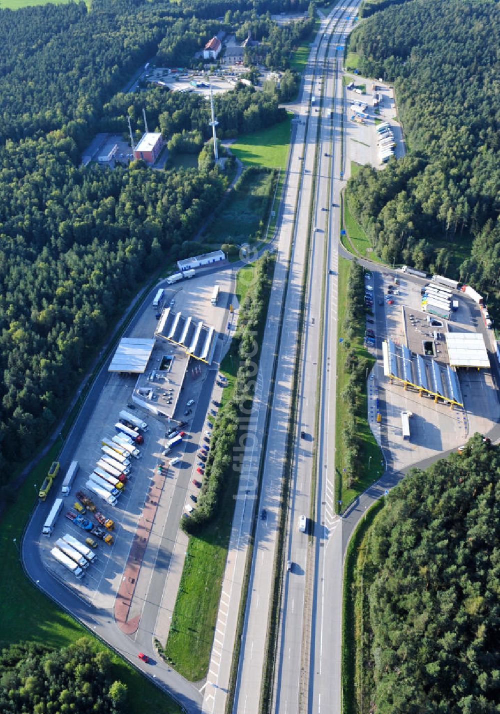  von oben - Rasthof Hermsdorfer Kreuz an der A4 / A9 in Thüringen