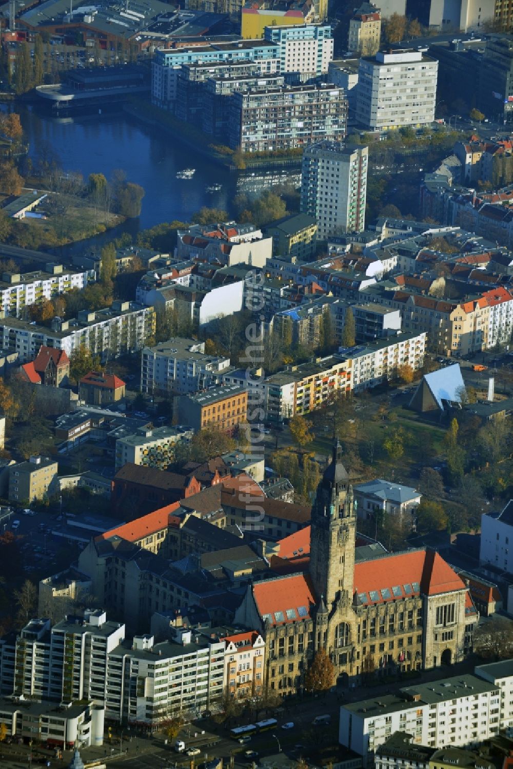 Luftbild Berlin - Rathaus und Bezirksamt Berlin Charlottenburg - Wilmersdorf