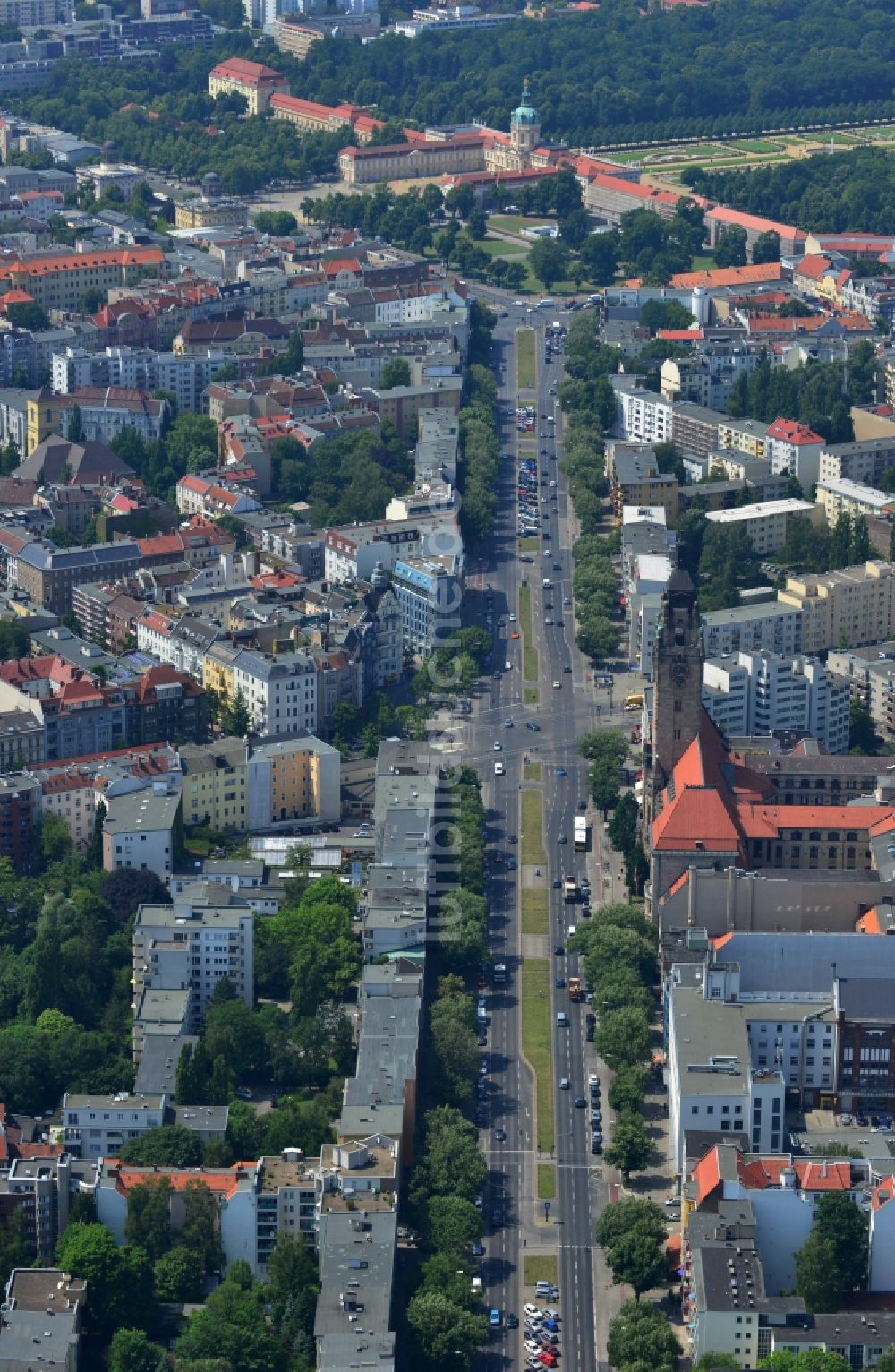 Luftbild Berlin - Rathaus - Bezirksamt Charlottenburg-Wilmersdorf an der Otto-Suhr-Allee in Berlin Charlottenburg