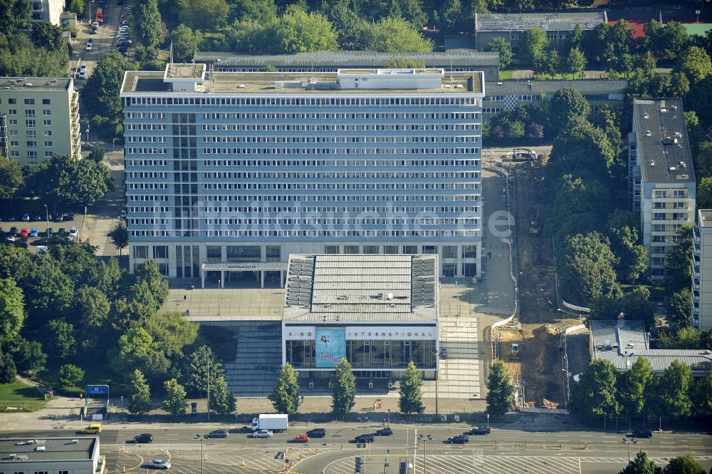 Luftbild Berlin - Rathaus und Kino in Berlin- Mitte