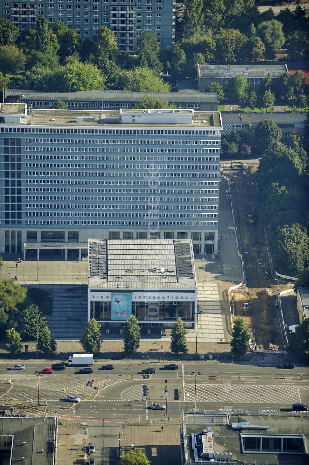 Berlin von oben - Rathaus und Kino in Berlin- Mitte