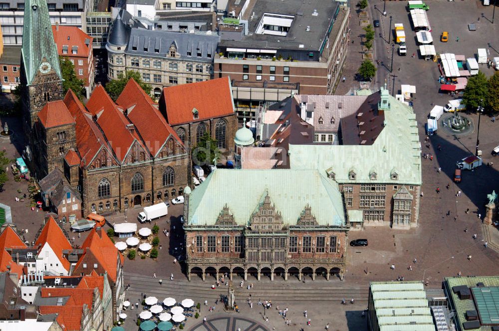 Luftaufnahme Bremen - Rathaus und Liebfrauenkirche Bremen