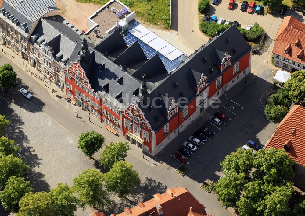 Arnstadt aus der Vogelperspektive: Rathaus am Markt in Arnstadt im Bundesland Thüringen