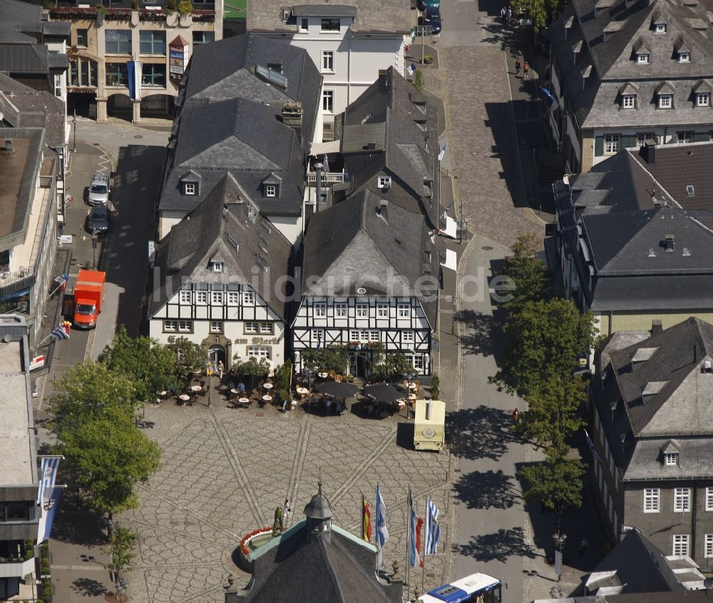 Brilon von oben - Rathaus am Marktplatz Brilon im Sauerland im Bundesland Nordrhein-Westfalen