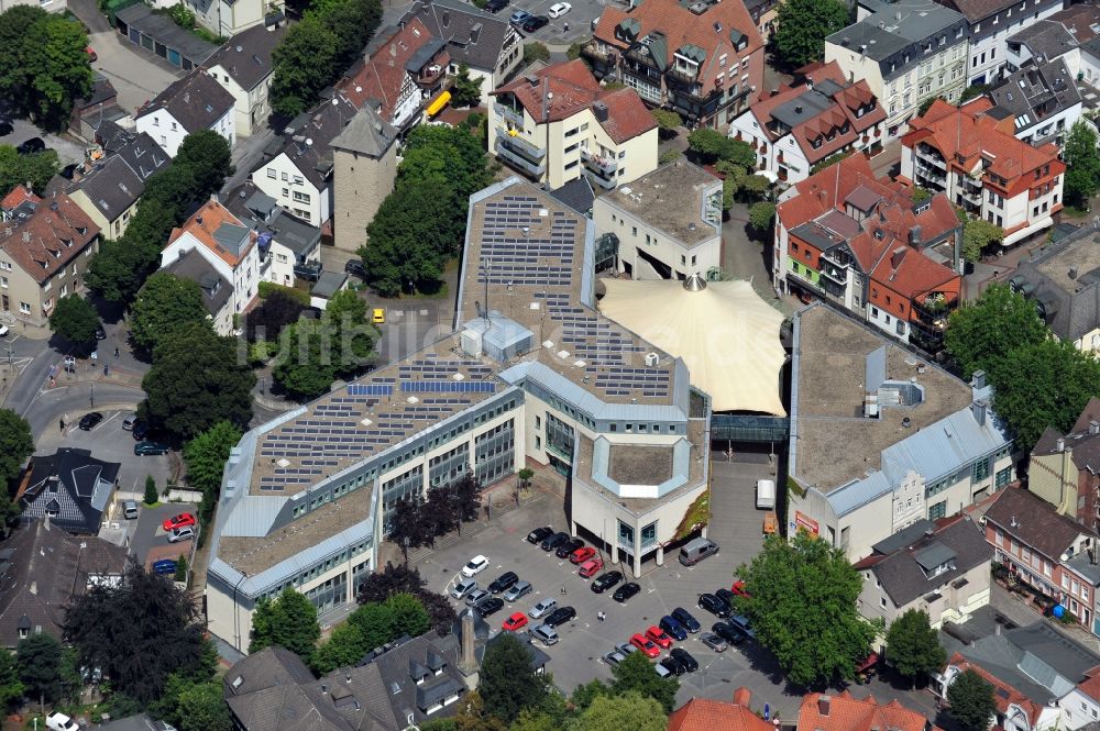 Menden von oben - Rathaus Menden im Bundesland Nordrhein-Westfalen