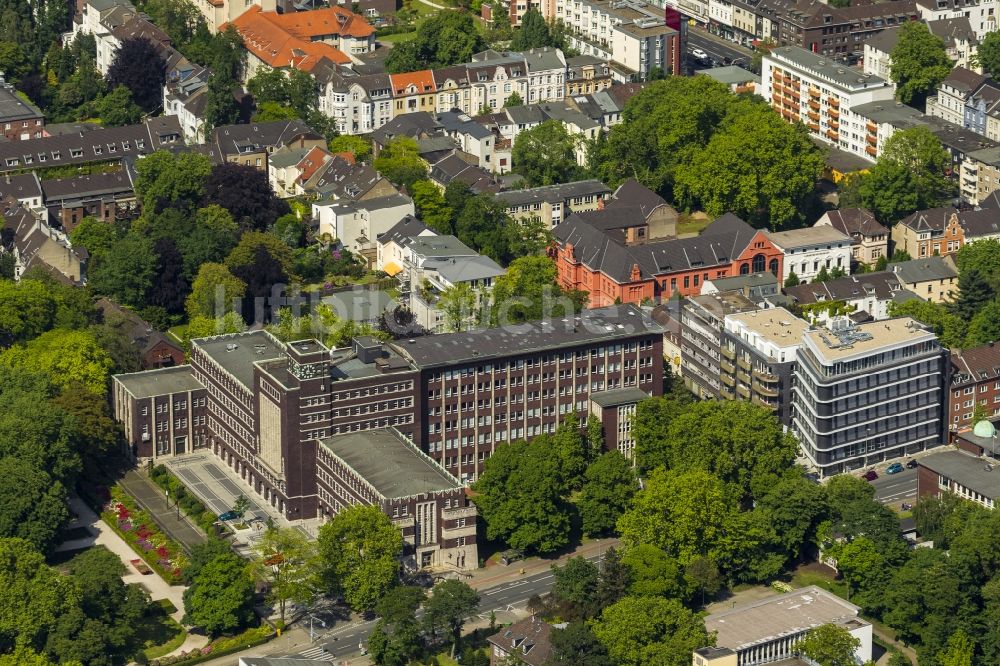 Luftaufnahme Oberhausen - Rathaus und neues Bürogebäude der Babcock Pensionskasse in Oberhausen in Nordrhein-Westfalen