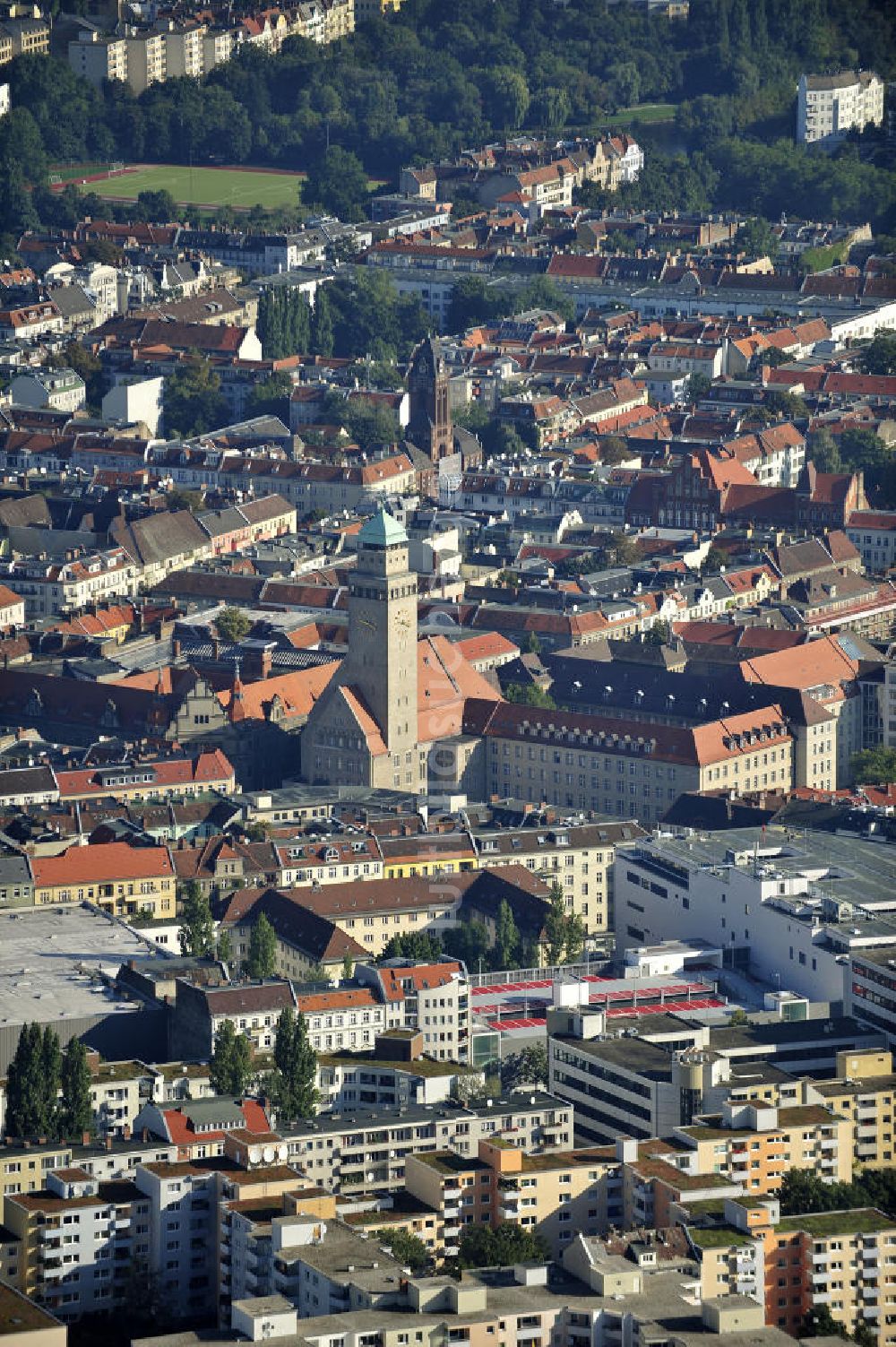 Luftbild Berlin - Rathaus Neukölln in Berlin