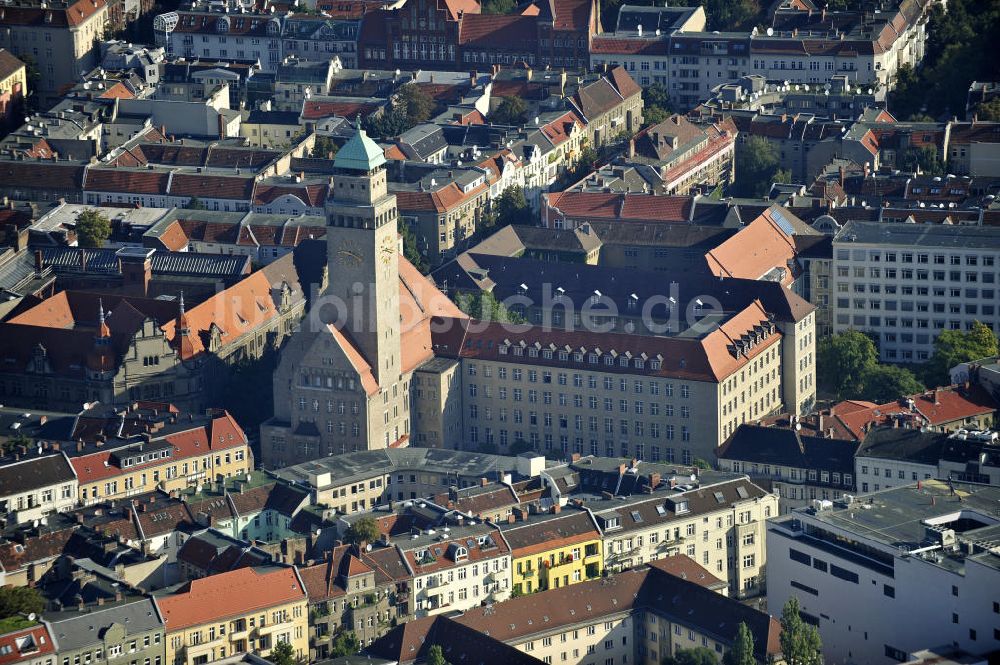 Berlin von oben - Rathaus Neukölln in Berlin