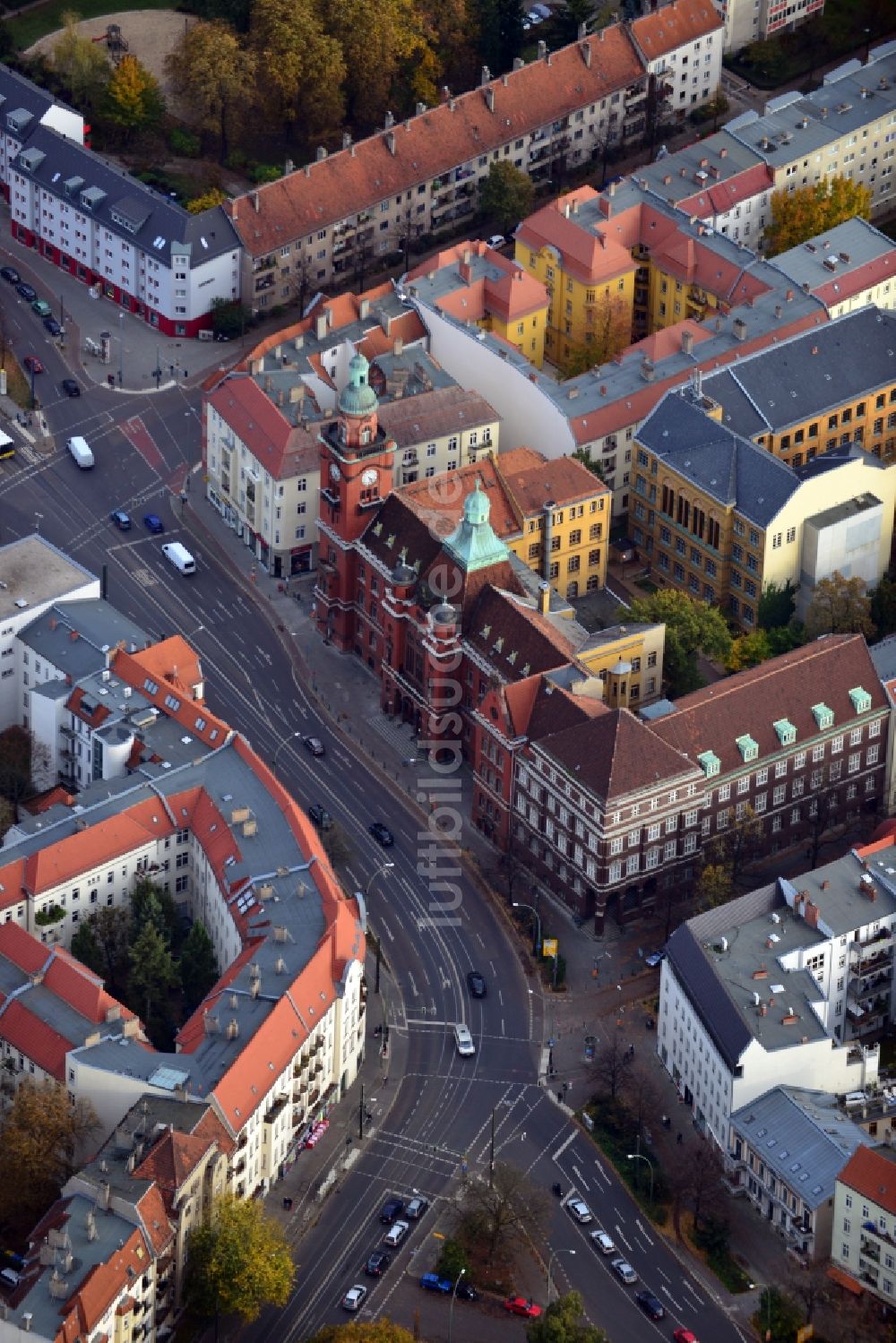 Luftbild Berlin - Rathaus Pankow in der Breiten Straße in Berlin - Pankow