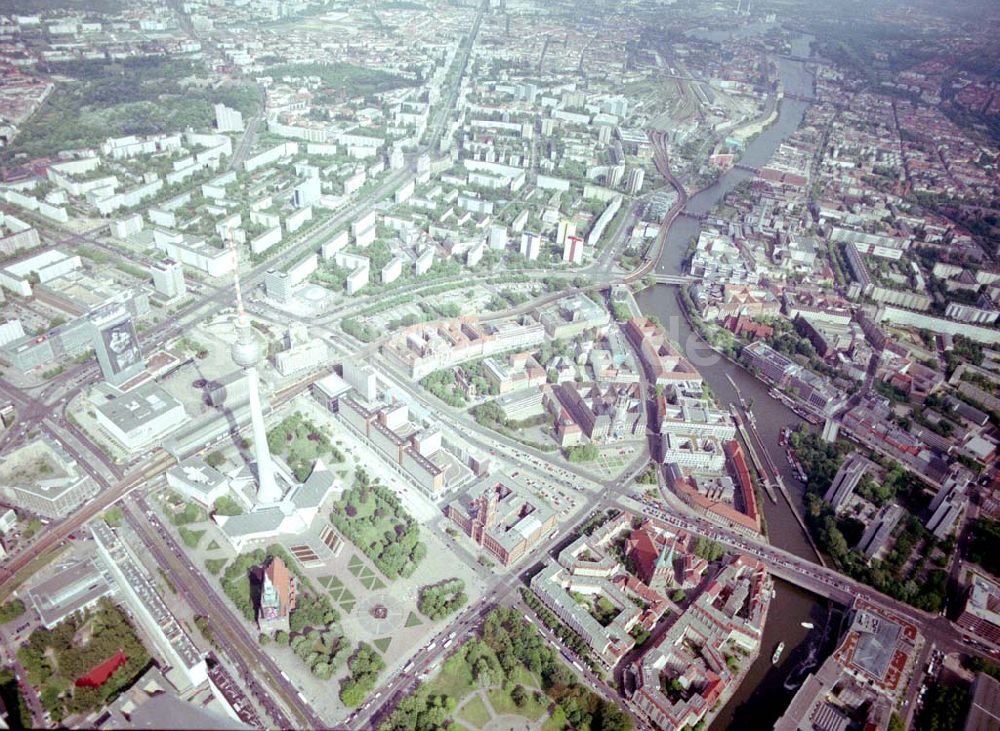 Berlin von oben - Rathaus-Passagen der WBM in Berlin-Mitte